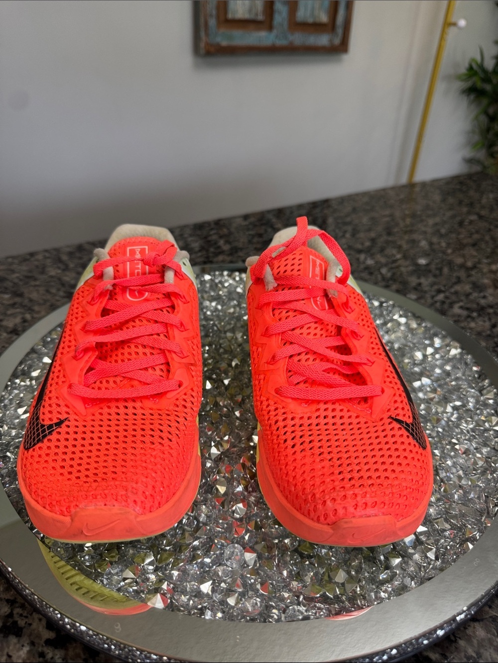 Nike metcon 6 Coral and Yellow Low-Top athletic Sneakers EUC 8 - Picture 3 of 10